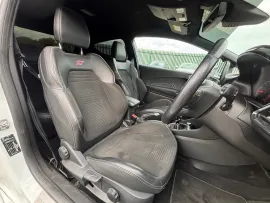 Voiture Ford Fiesta ST-3