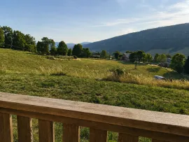 Studio vue dégagée, balcon et calme à La Chenevarie, à 4 minutes du village de Lans en Vercors. Lans-en-Vercors