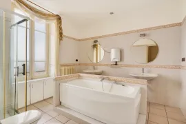 Vente Musiciens - L’élégance d’une Villa de la Renaissance Italienne au cœur de la ville