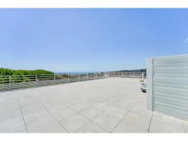 Vente Nice Cimiez - Rare - Toit-terrasse avec espace de vie de 152 m2 et ses deux immenses terrasses