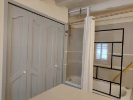 Location Grand appartement de charme en centre ville.
