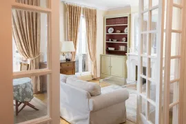 Location 3 pièces proche tour eiffel — Charme parisien, 58 m², ascenseur
