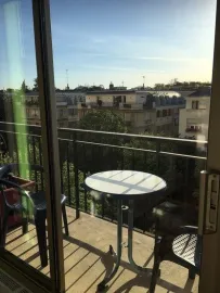 Location Superbe 2P meublé 44m² avec balcon proche OCDE