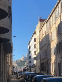 Location Beau T2 meublé avec parking Marseille 5ème