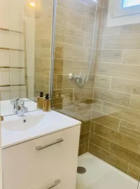 Location Beau 3P meublé avec balcon Idéal Coloc ou Famille