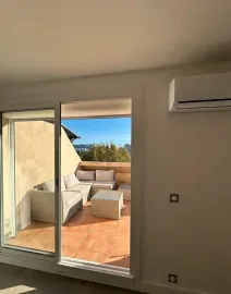 Grand studio 28m² et terrasse sans vis à vis 20m² Marseille 5e
