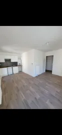 Location Studio avec grande terrasse et parking couvert