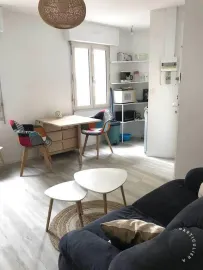 Location meublée appartement 2 pièces 27 m² Nantes Nantes
