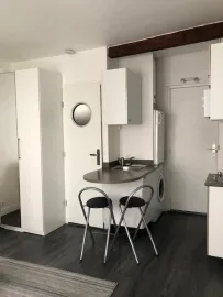Location Location studio meublé Oberkampf