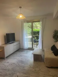 Studio de 24m2 avec 20m2 de terrasse bail étudiant Nice