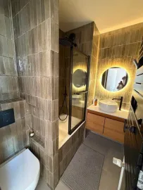 Location Beau studio meublé 14m² vue Cathédrale