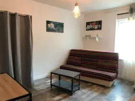 Location Beau studio 18m² rénové et meublé rés étudiante