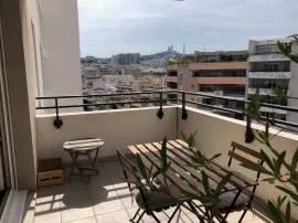 Beau T2 40m² avec terrasse 10m² et vue dégagée Marseille 8e