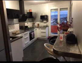 Colocation Colocations T3/4 – 94 m² avec balcon, vue collines