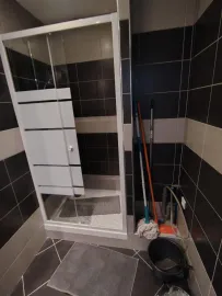 Location Studio 33 m2 Tbe, calme, 400m métro Lucie Aubrac.