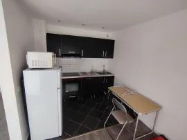Location Studio 33 m2 Tbe, calme, 400m métro Lucie Aubrac.