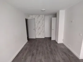 Location Studio 33 m2 Tbe, calme, 400m métro Lucie Aubrac.