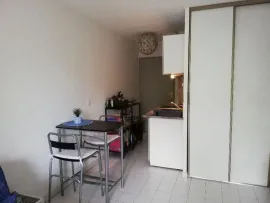 Location Beau studio meublé 20m² avec parking