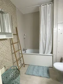 Location Beau studio 41m² lumineux balcon exposé Sud