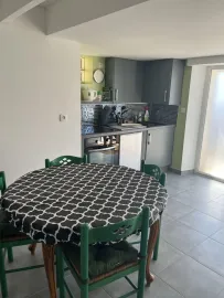 Location Petite maison dans quartier tranquille
