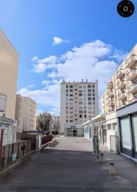 Location T1 28 m2 + Parking et cave privatifs, Centre Ville