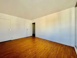Location Grand studio 27m2 à Courbevoie