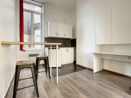 Location Beau studio meublé 28m² rénové rue de Fleurus
