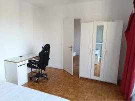 Colocation Belle chambre avec balcon dans une coloc 86m²