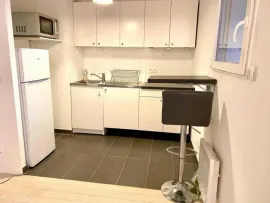 Location Studio meublé à Vanves avec balcon