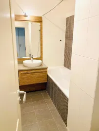 Location Studio meublé à Vanves avec balcon