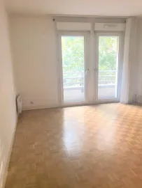 Location Location grand deux pièces Ourcq