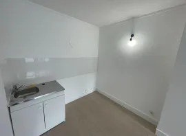 Grand studio Paris 18e