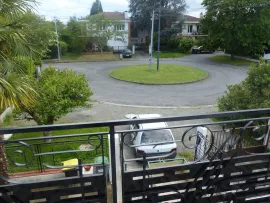 Location Joli appt T4 meublé refait à neuf dans une maison