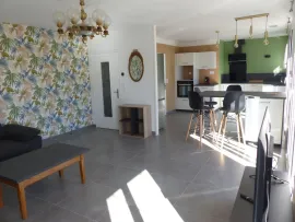 Location Joli appt T4 meublé refait à neuf dans une maison