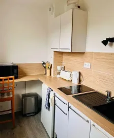 Location Beau studio meublé et rénové 30m² avec parking