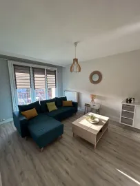 Location Beau T3 rénové et meublé, centre de Limoges