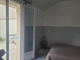 Location Petite maisonnette de 25m² avec terrasse et jardin