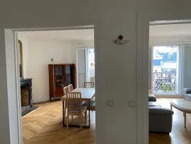 Location T4 meublé lumineux rénové 5è Etage vue Sacré Coeur