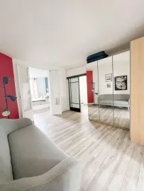 Location Courbevoie – T2/3 meublé refait à neuf – 64 m²