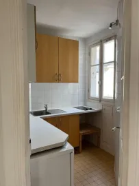 Location Location 2 pièces avec balcon filant Paris 15è