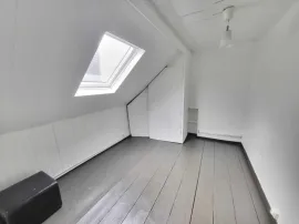 Location T2 sous les toits 30 m² — Rouen