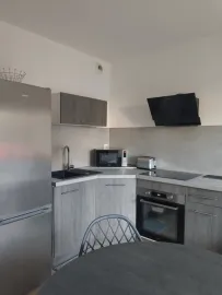 Location Joli Appartement T2 meublé clim et rénové.