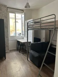 Location Beau studio meublé 22m2 Place de la Victoire