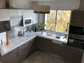 Location F2 refait à neuf, calme avec terrasse