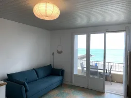 Location Studio refait neuf vue mer 1ere ligne Palavas