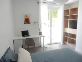 Colocation dans petit appartement (2 colocataires) Marseille 4e