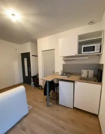 Location Beau studio meublé 17m² rénové et lumineux