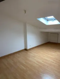 Location Location Appartement lumineux traversant