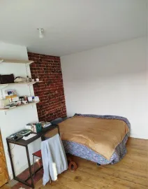 Colocation Loue chambre avc douche et lavabo (+jardin)