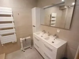 Location Beau T3 meublé 80m² avec balcon et parking